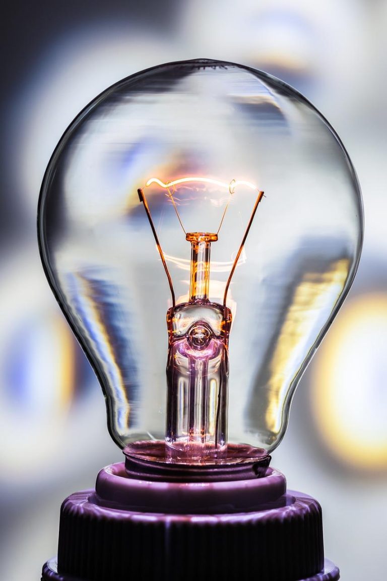 Growatt Wechselrichter für Solarstromproduktion und Energiewende mit intelligenten Überwachungsfunktionen